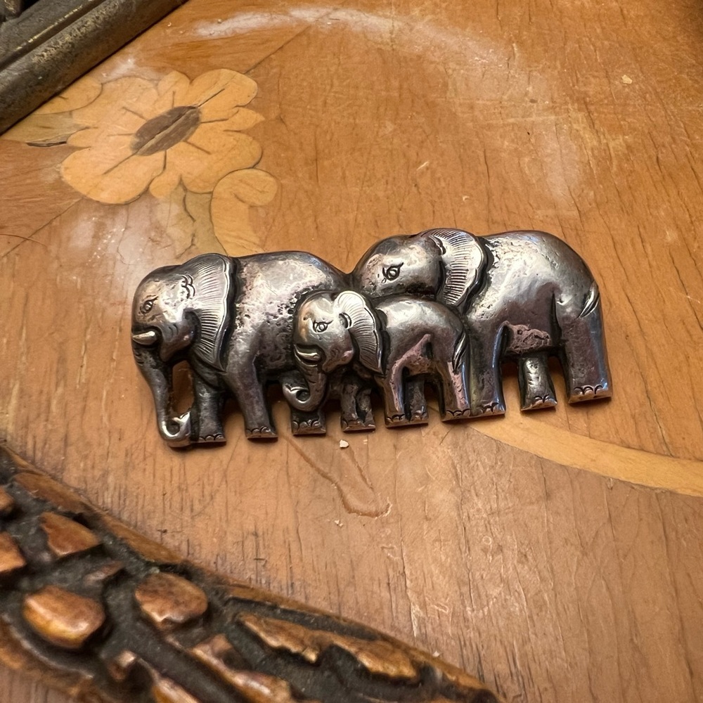 Sterling Silver 925 ❤️Family of Elephants Pin~Brooch